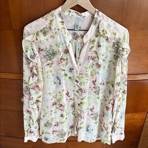 NWOT kut from the kloth Floral Button-Down Blouse